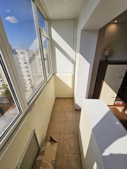 Apartament cu 3 camere semidecomandat, mobilat în Iancului