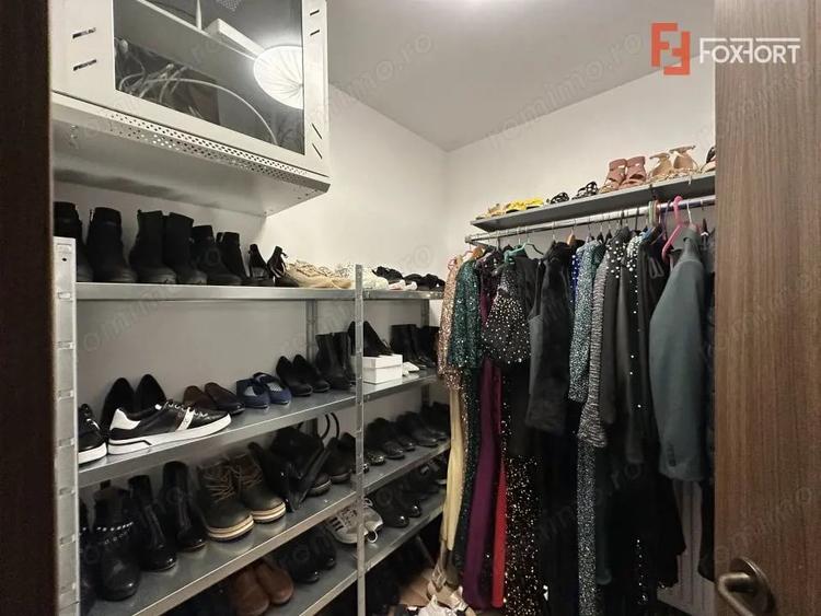 Casă cu 12 camere cu Teren 1560 Mp în Bucovăț (Remetea Mare)