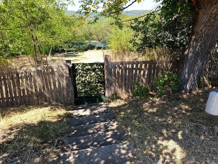 Teren de 2260 mp, în Poiana Lacului