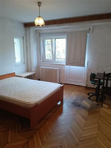 Apartament cu 3 camere decomandat, mobilat în Unirii