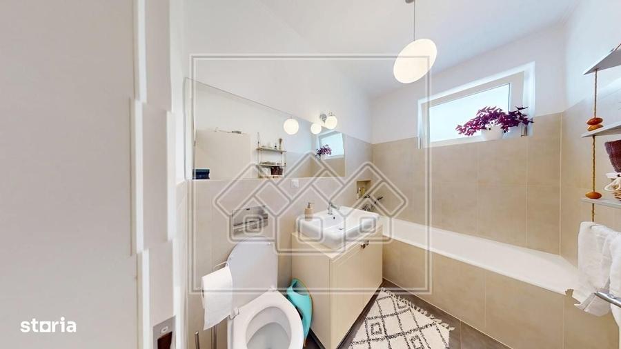Apartament cu 3 camere decomandat în Șelimbăr