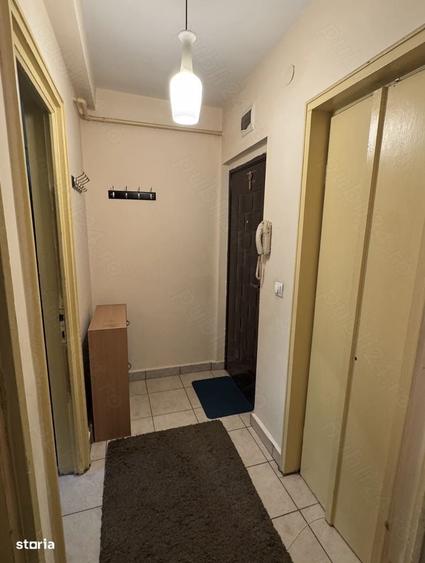 Apartament cu 2 camere semidecomandat în Calea București