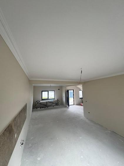 Casă individuală cu 5 camere cu Canalizare în Lascăr Catargiu