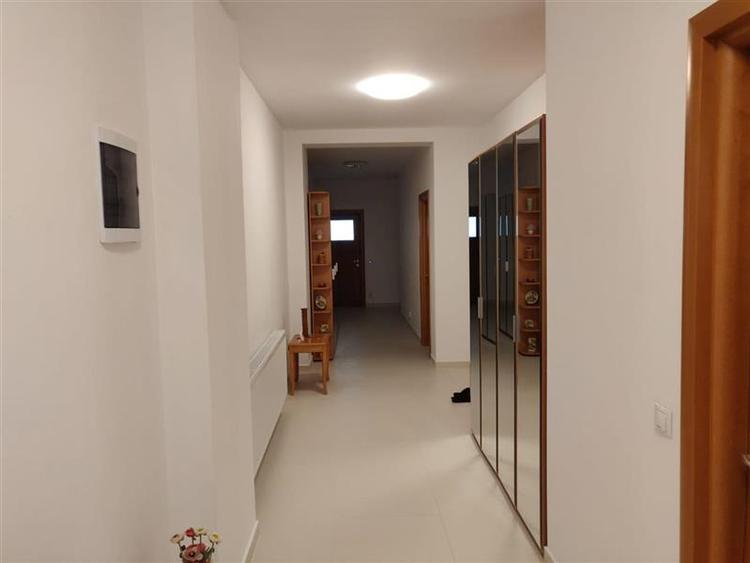 Casă individuală cu 3 camere cu Canalizare în Bucureștii Noi