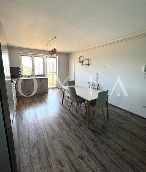 Apartament cu 3 camere semidecomandat, mobilat în Soarelui