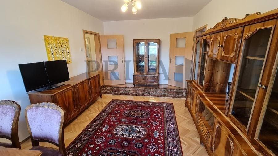 Apartament cu 3 camere semidecomandat, mobilat în Complex Studențesc