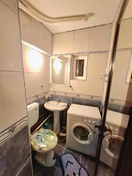 Apartament cu 4 camere decomandat, mobilat în Ultracentral