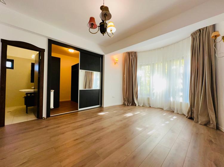 Casă individuală cu 5 camere cu Teren 513 Mp în Tunari