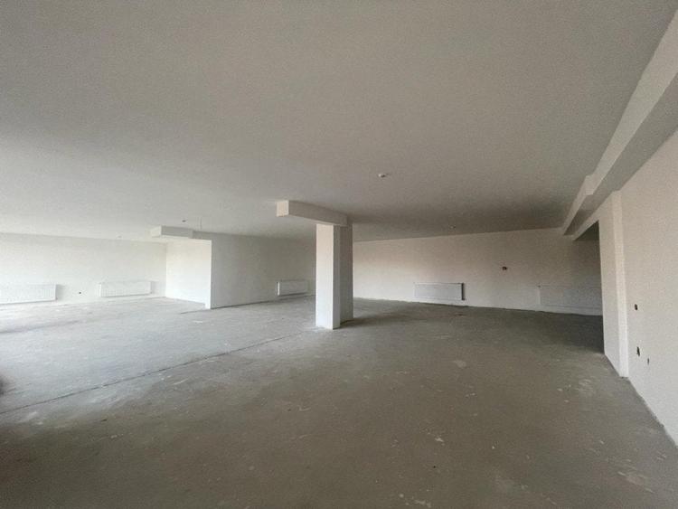 Spațiu comercial, de 269 mp, în Florești