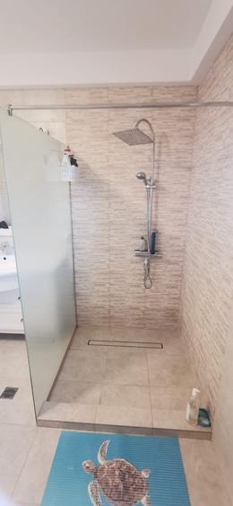Casă individuală cu 4 camere cu Garaj în Amara