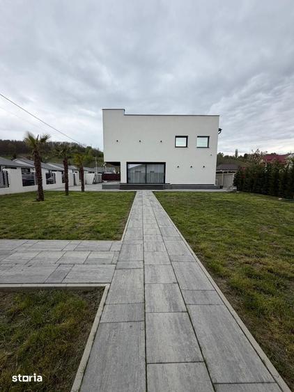 Casă cu 3 camere cu Teren 650 Mp în Central