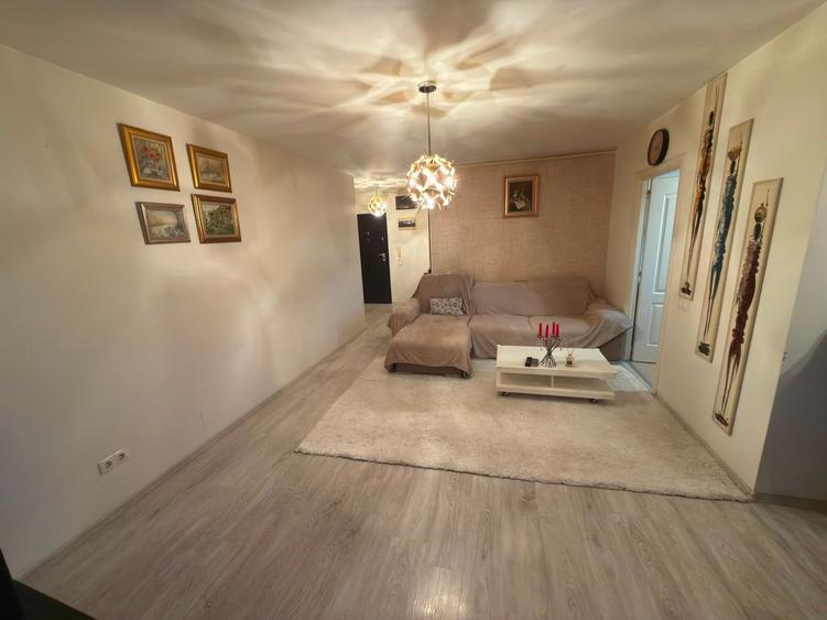 Apartament cu 2 camere decomandat în Central