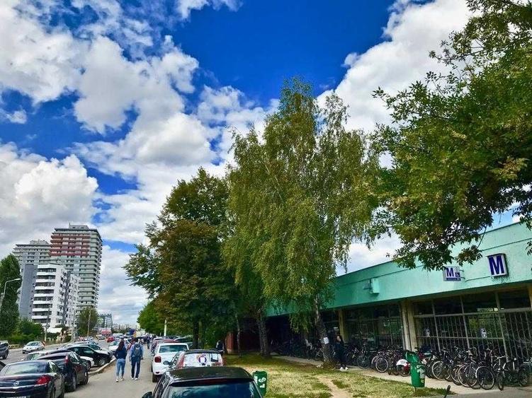 Apartament cu 3 camere decomandat în Berceni