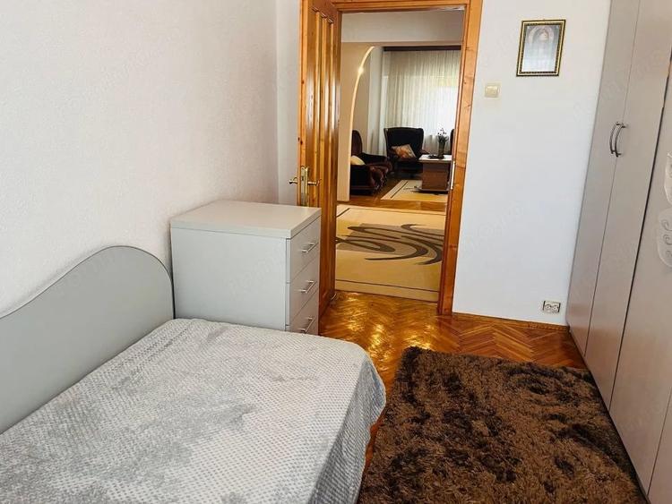 Apartament cu 3 camere decomandat în Ultracentral