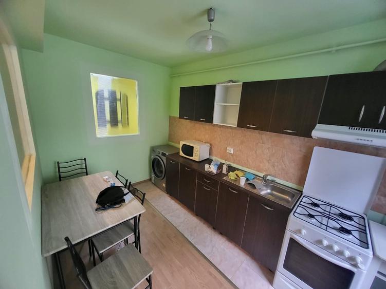 Apartament cu 2 camere semidecomandat în Florești