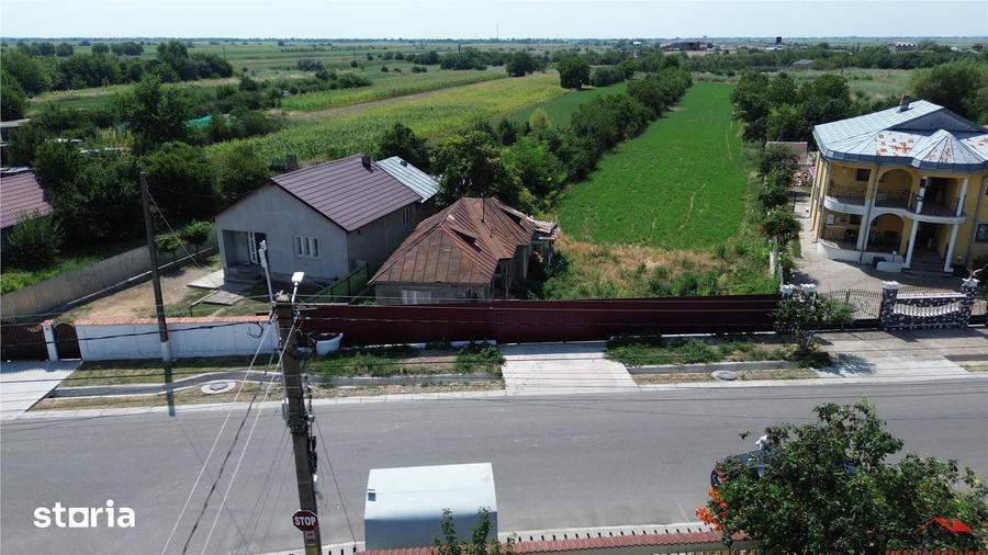 Teren de 4699 mp, în Milcovul
