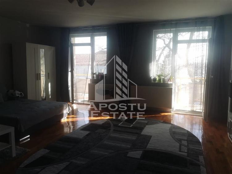 Casă individuală cu 5 camere cu Canalizare în Plopi