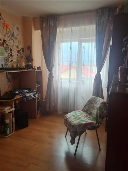 Apartament cu 3 camere decomandat, mobilat în Răcădău