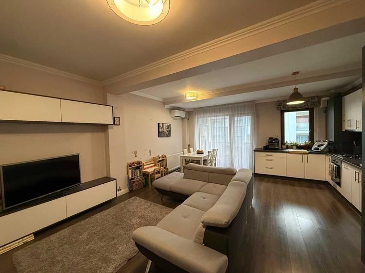 Apartament cu 2 camere decomandat în Plopilor