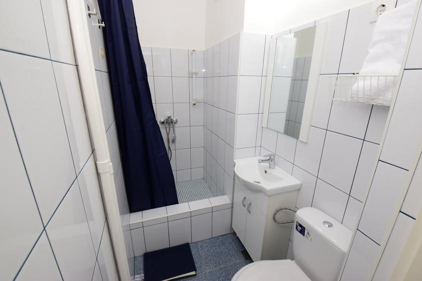 Garsonieră în Titan