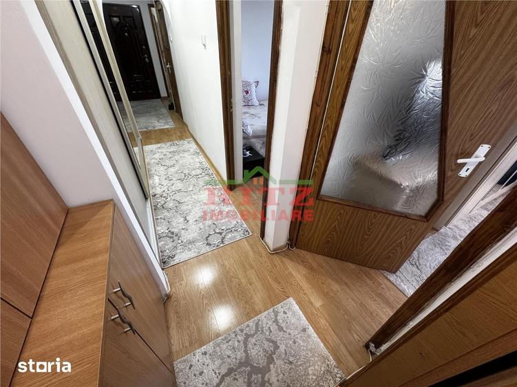 Apartament cu 3 camere decomandat în Central