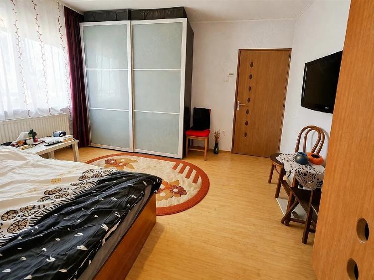 Apartament cu 3 camere decomandat în Cantacuzino