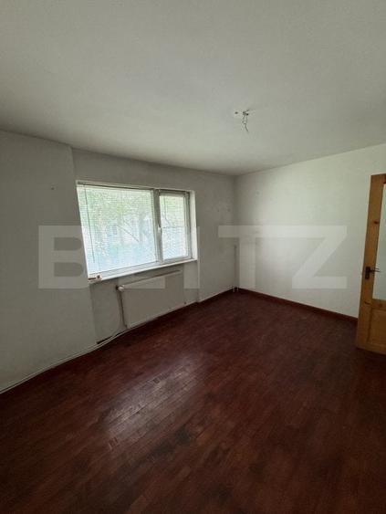 Apartament cu 3 camere, decomandat, zona George Enescu - 3