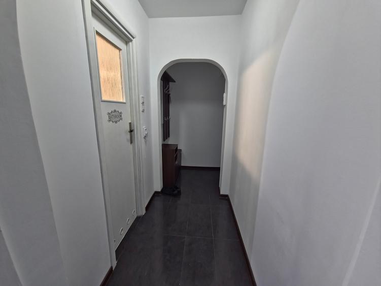 Apartament cu 2 camere semidecomandat, mobilat în City Park Mall