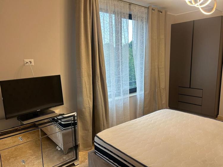 Apartament cu 2 camere decomandat, mobilat în Far