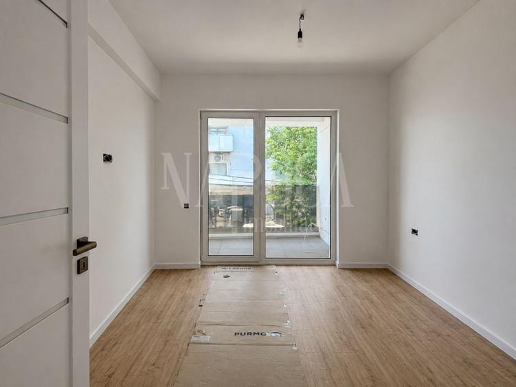 Apartament cu 4 camere semidecomandat în Central