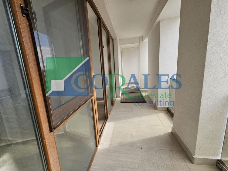 Apartament cu 3 camere decomandat în Girocului