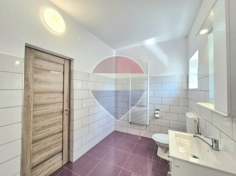 Apartament cu 3 camere, la prima închiriere, în zona centrală - 11
