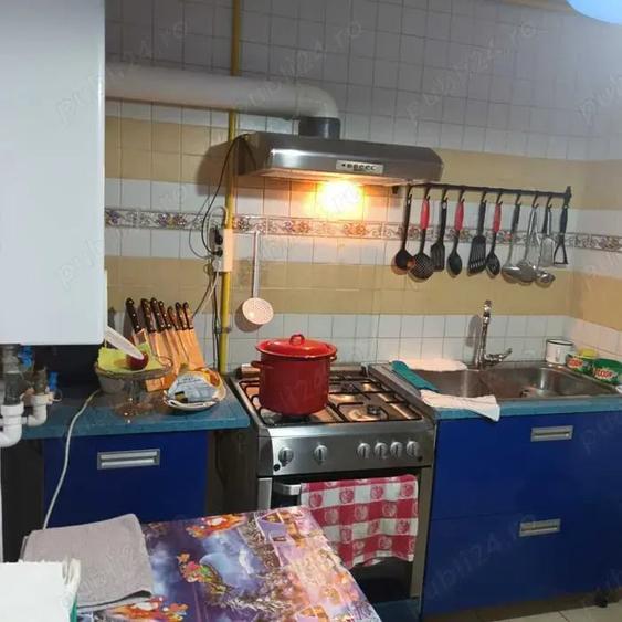 Apartament cu 3 camere semidecomandat în Oltenița