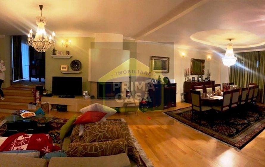 Duplex cu 10 camere cu Canalizare în Săsar
