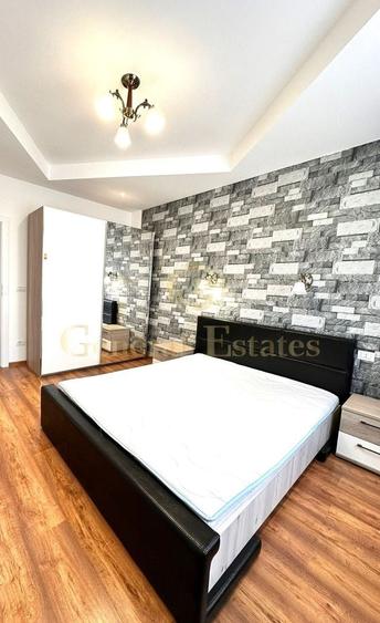 Apartament cu 3 camere decomandat, mobilat în Tractorul