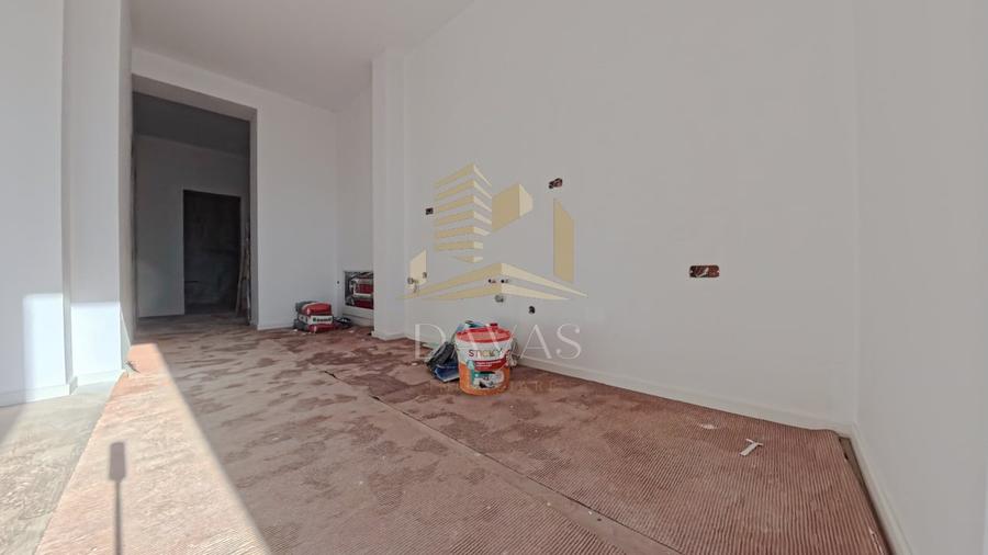 Apartament cu 3 camere semidecomandat, mobilat în Baciu