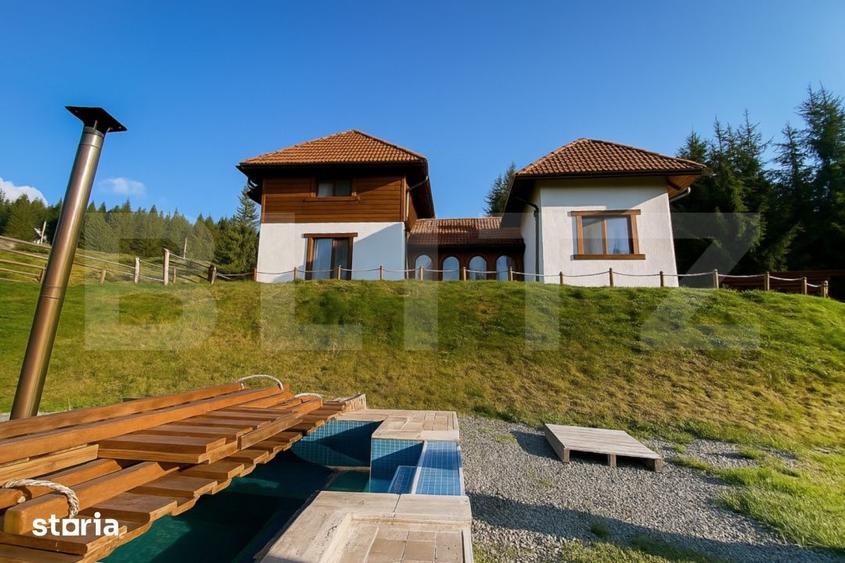 Casă cu 5 camere cu Teren 1000 Mp în Horea