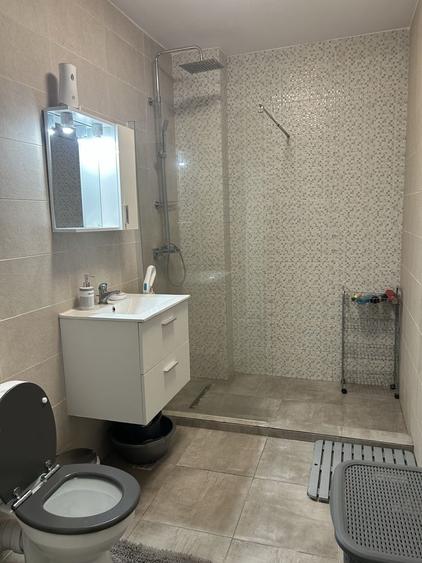 Apartament cu 2 camere decomandat în Palazu Mare