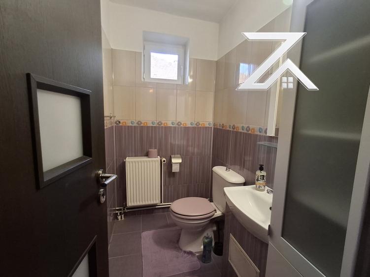 Apartament cu 3 camere decomandat, mobilat în Craiovița Nouă