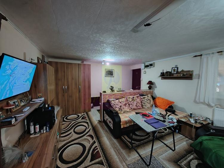 Casă individuală cu 3 camere cu Canalizare în Câmpurelu