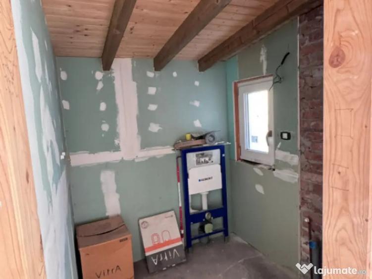 Casă cu 4 camere cu Teren 280 Mp în Central