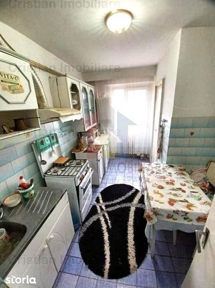 Apartament cu 4 camere decomandat în Central