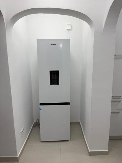 Apartament cu 2 camere semidecomandat, mobilat în Tei