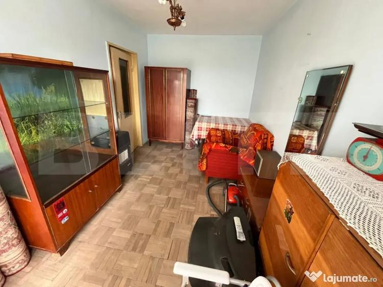 Apartament cu 3 camere decomandat, mobilat în Central