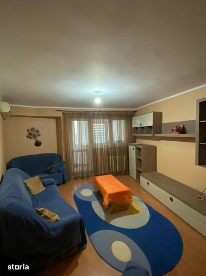 Apartament cu 4 camere în Micro 17