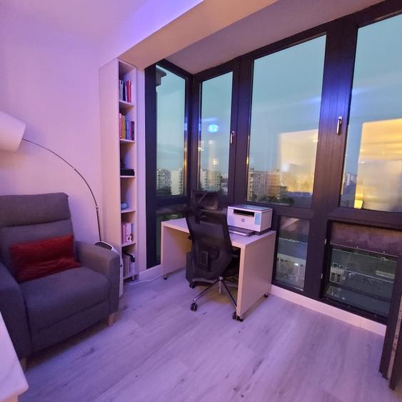 Apartament cu 3 camere semidecomandat în Titan