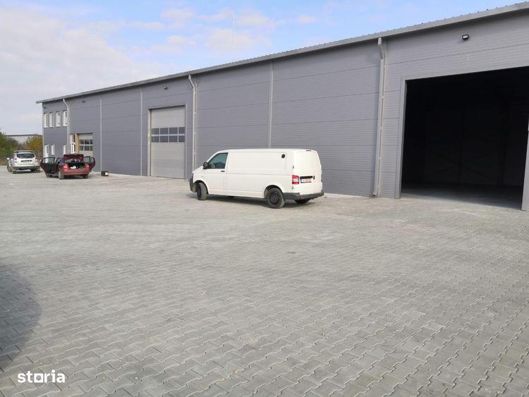 Spațiu comercial, de 600 mp, în Stupini