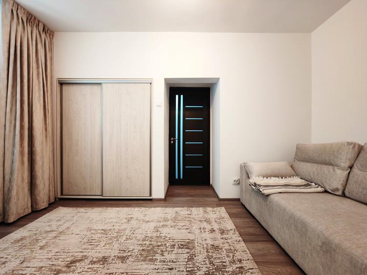 Apartament cu 2 camere semidecomandat, mobilat în Libertății