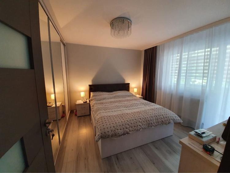 Apartament cu 3 camere decomandat în Negru Vodă