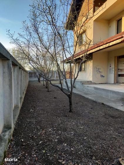 Casă cu Teren 970 Mp în Brănești